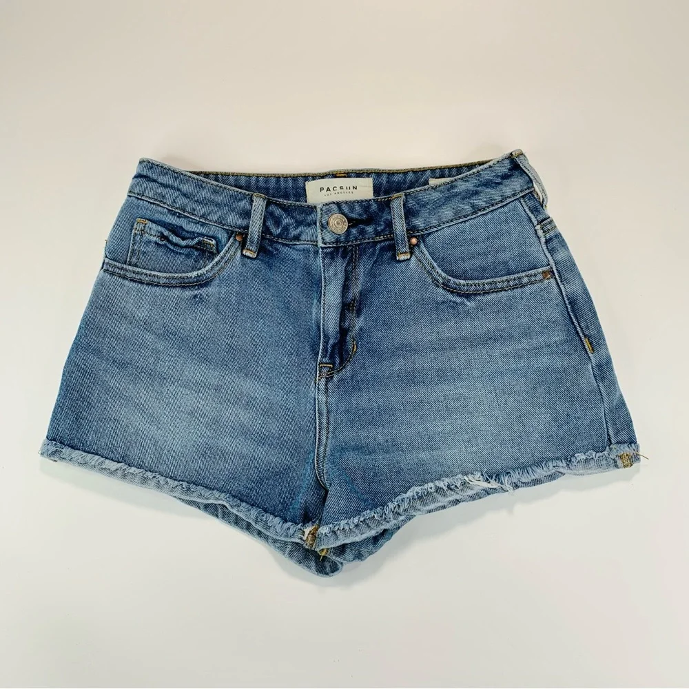 Pacsun jean shorts High rise shorts 100% cotton medium wash women size 24